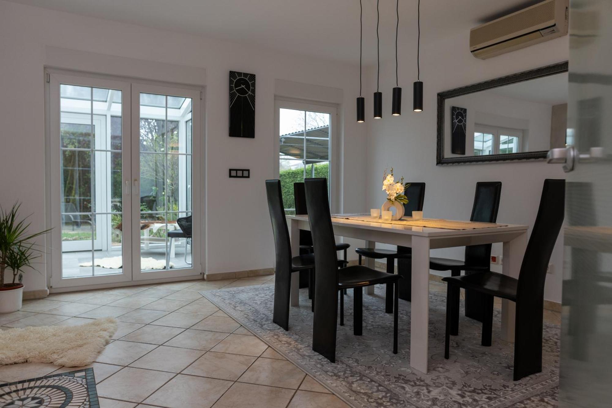 Ganzes Ferienhaus In Leipzig Mit Garage Und Fussbodenheizung Exterior foto